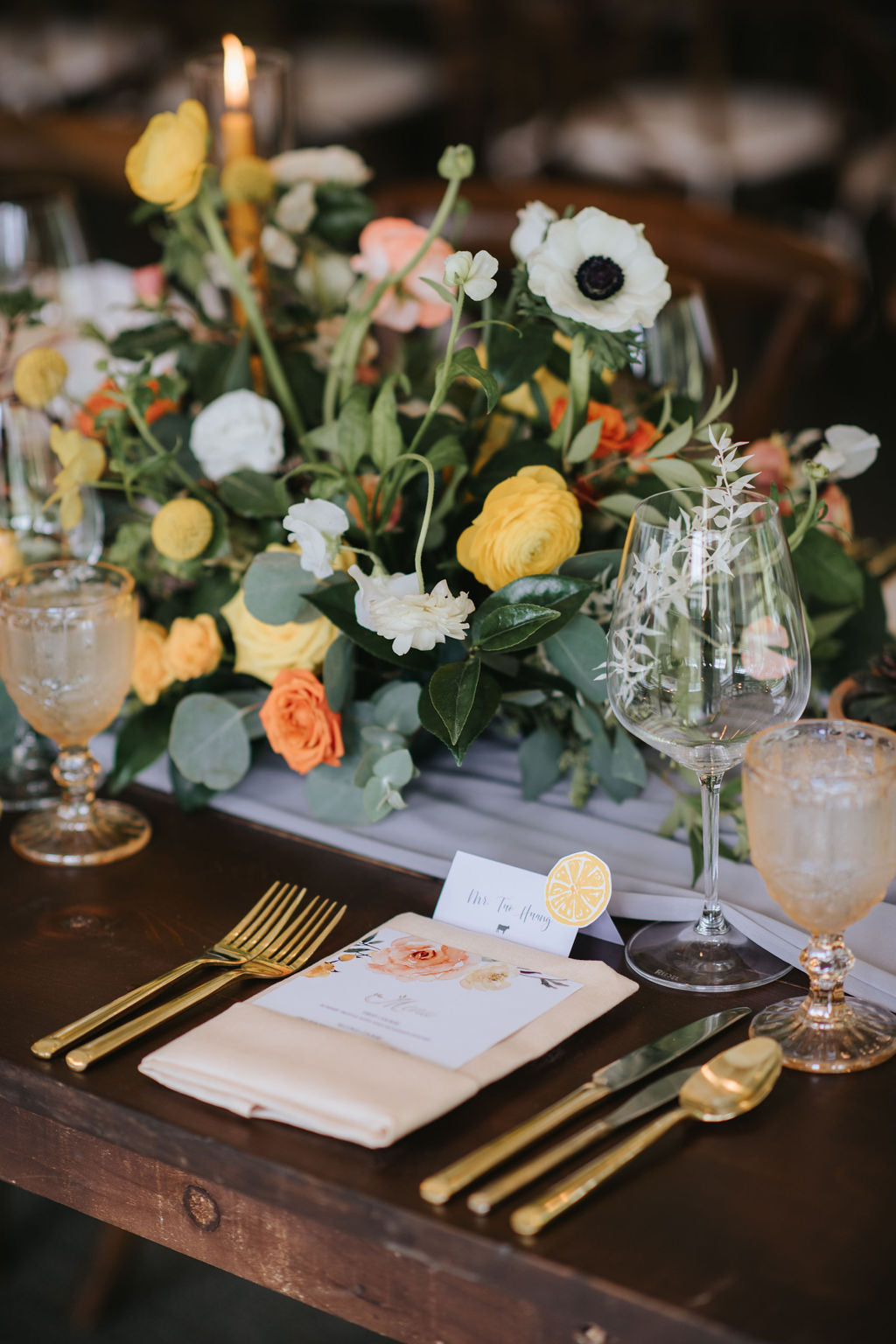 Elegantly designed centerpiece from the Sunshine Coast Collection, blending coastal brilliance with Toronto’s contemporary wedding elegance