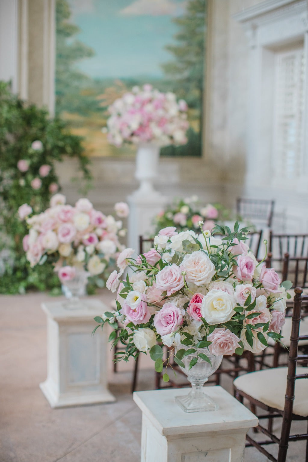 Elegant Pastel Bliss Centrepiece Illuminating Toronto Wedding Tables with Softly-Hued Floral Elegance in Vaughan